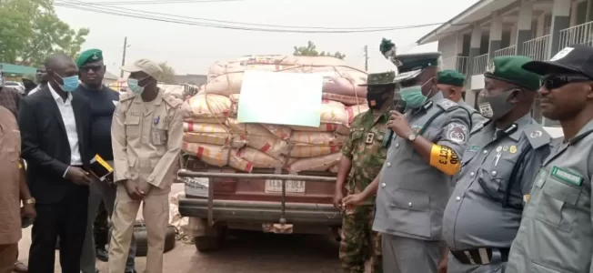 ARMED SMUGGLERS  ATTACK CUSTOMS OFFICERS IN KWARA
