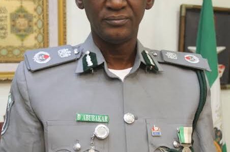 Customs Intercepts N654m Worth of Foreign Currency at Kano Airport, Hands Over Suspects to EFCC